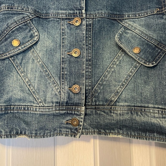 Miss Lili Cropped Jean Jacket. Like New! - Picture 7 of 7